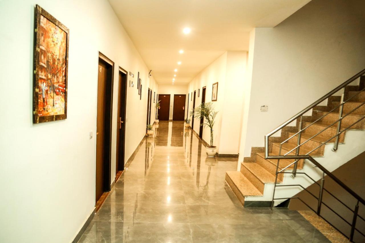 Airport Hotel Tashree Nové Dillí Exteriér fotografie